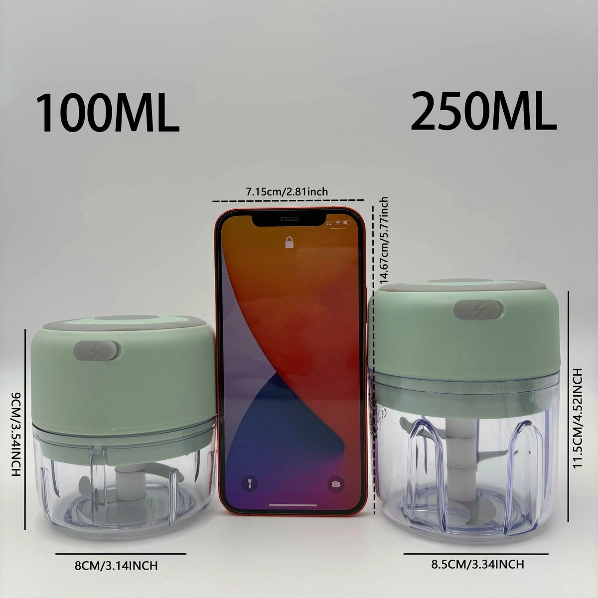Comparatif des tailles 100ml et 250ml du mini hachoir électrique avec dimensions et câble USB
