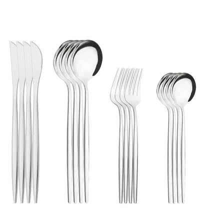 Ensemble de 16 couverts élégants en acier inoxydable argenté brillant, présentés par groupes de couteaux, cuillères à soupe, fourchettes et cuillères à café