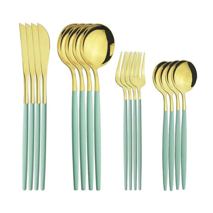 Détail des 16 pièces de la ménagère vert menthe et argent : vue d'ensemble des couteaux, grandes cuillères, fourchettes et petites cuillères sur fond blanc.
